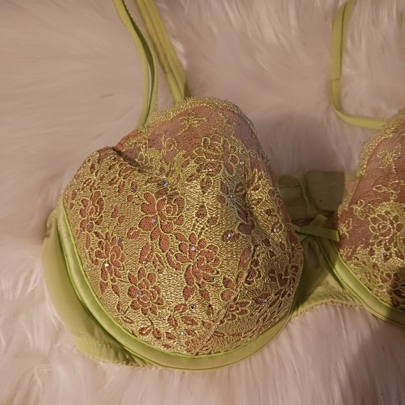 Victoria Secret Lace Push Up Bra 36C - Picture 2 of 4